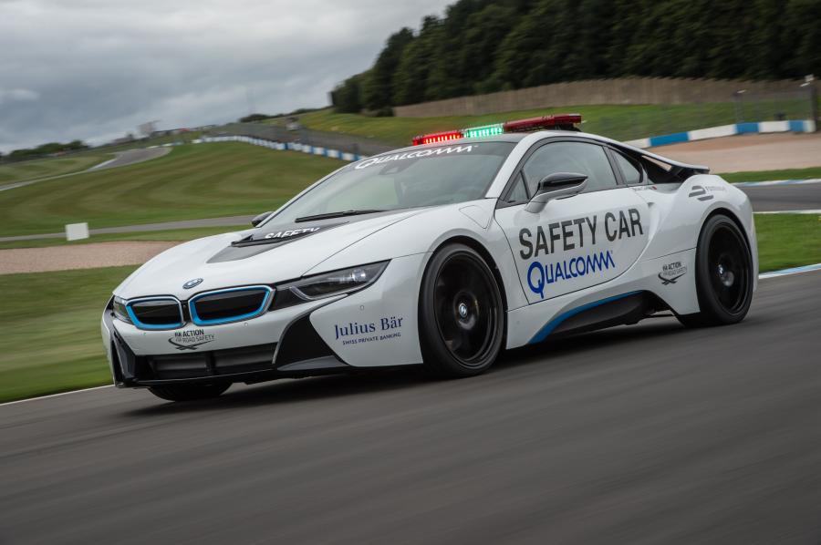 BMW i8 Formula E Safety Car (I12) 2015 года  (фото 17 из 21)